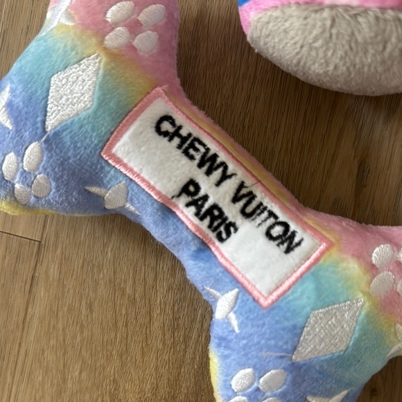 Chewy Vuiton and Starbarks Dog Toys Set - Picture 3 of 4